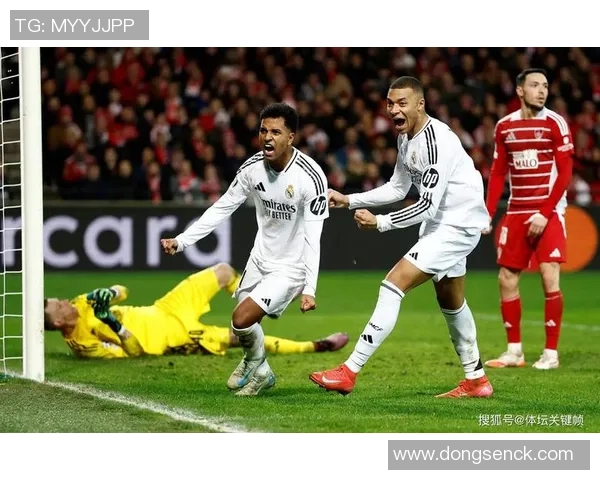 德甲焦点战利物浦与皇马握手言和争议判罚引发全场热议 德甲焦点战利物浦与皇马握手言和争议判罚引发全场热议