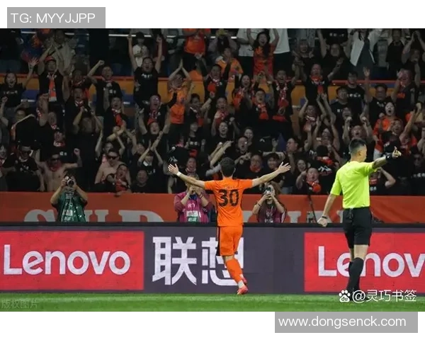 中超赛场阿森纳与莱比锡战平争议判罚引发全场热议