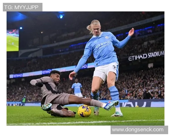 欧联杯激战AC米兰3-0热刺争议判罚引发全场沸腾