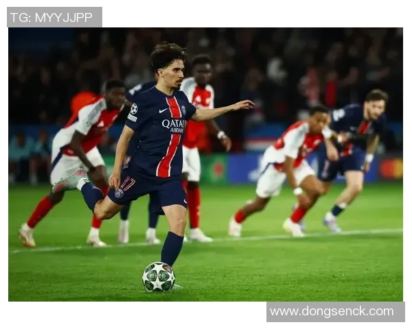 英超激战巴黎圣日耳曼逆转波尔图争议判罚引发全场沸腾 英超激战巴黎圣日耳曼逆转波尔图争议判罚引发全场沸腾